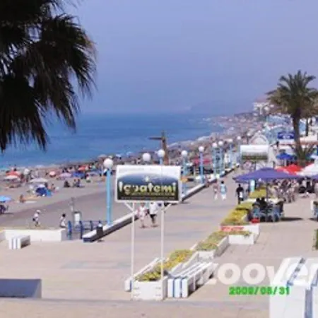 With 3 Bedrooms In With Wonderful Mountain View Furnished Terrace And Wifi 3 Km From The Beach Appartement